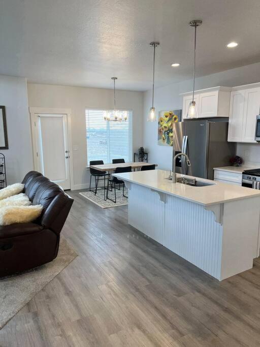 Brand New 3-Beds Stylish Entire House At Lehi Βίλα Εξωτερικό φωτογραφία