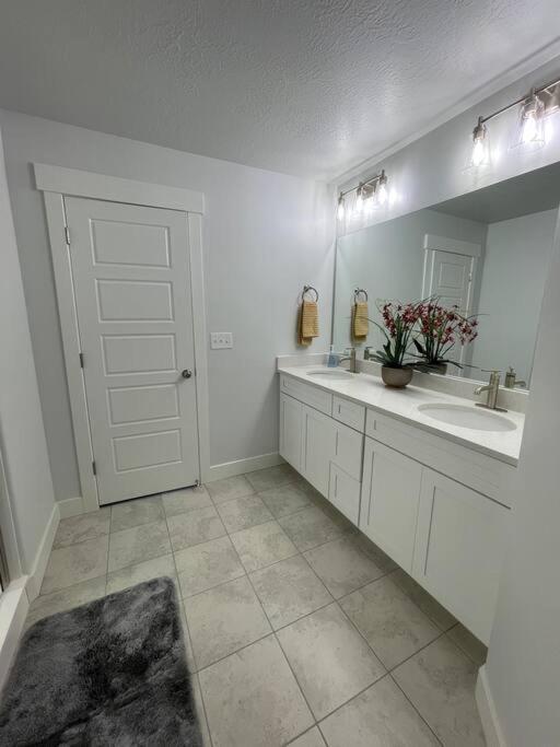 Brand New 3-Beds Stylish Entire House At Lehi Βίλα Εξωτερικό φωτογραφία