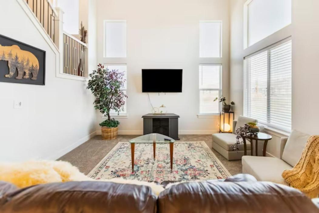 Brand New 3-Beds Stylish Entire House At Lehi Βίλα Εξωτερικό φωτογραφία
