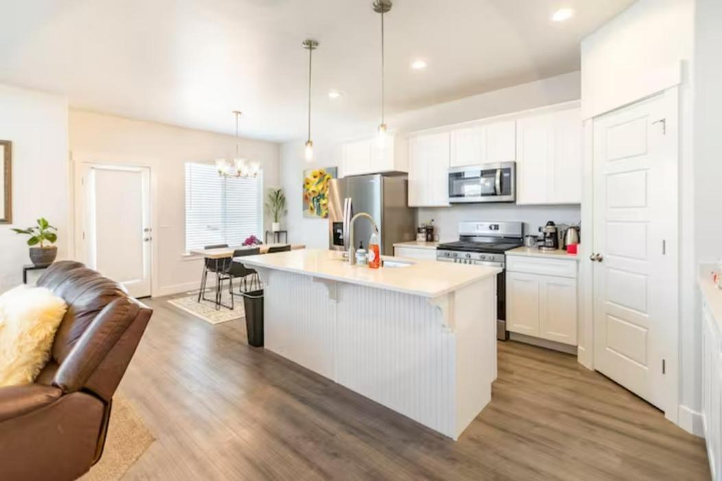 Brand New 3-Beds Stylish Entire House At Lehi Βίλα Εξωτερικό φωτογραφία